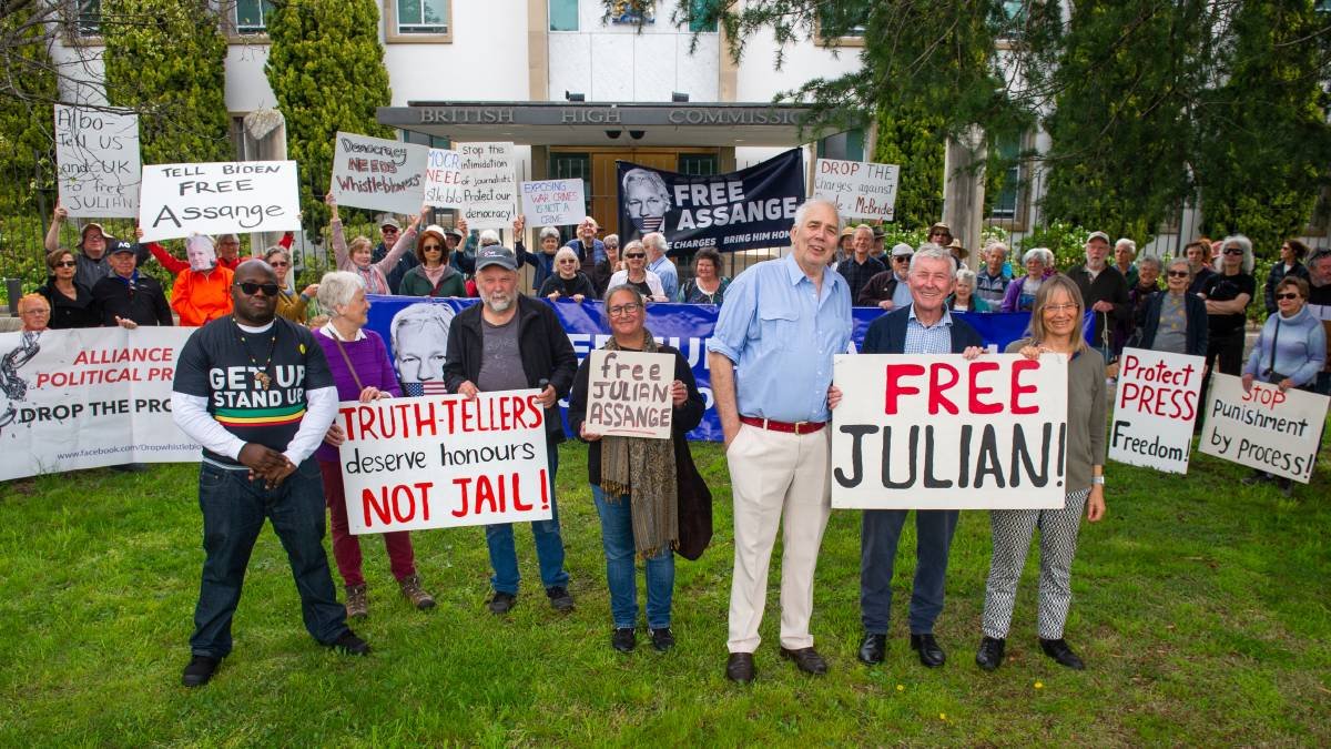 Bernard Collaery challenges Australian government to lead 'breakout solution' to free Julian Assange, Toby Vue, Canberra Times